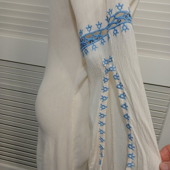 Lush Embroidered Boho V Neck Peasant Tunic - Picture 3 of 9